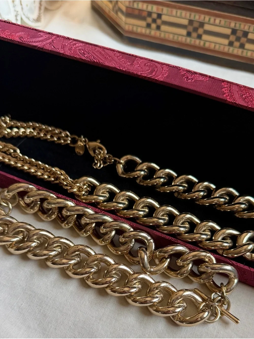Express Gold Chain Link Belt - Shiny Gold Finish